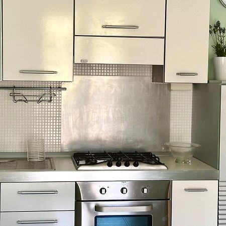 Appartamento M216 - Marcelli, bilocale con giardino a 200mt dal mare Esterno foto